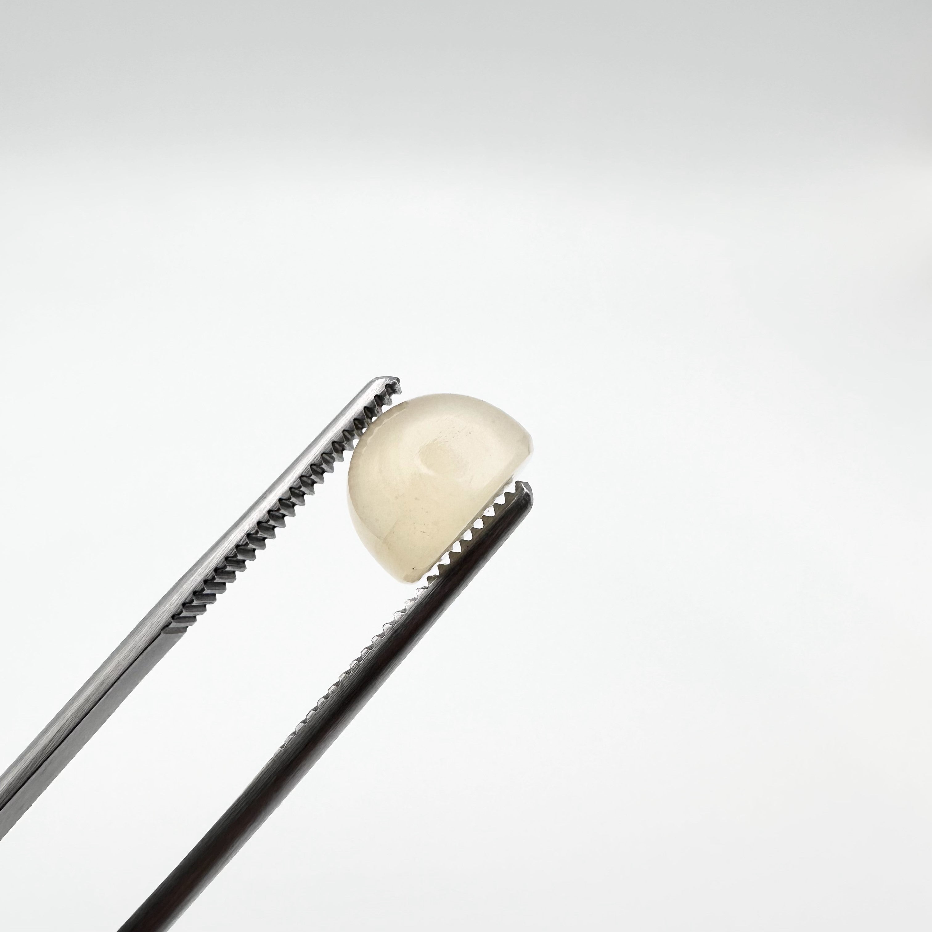 Natural Moonstone - 6.90ct - Cabochon Cut