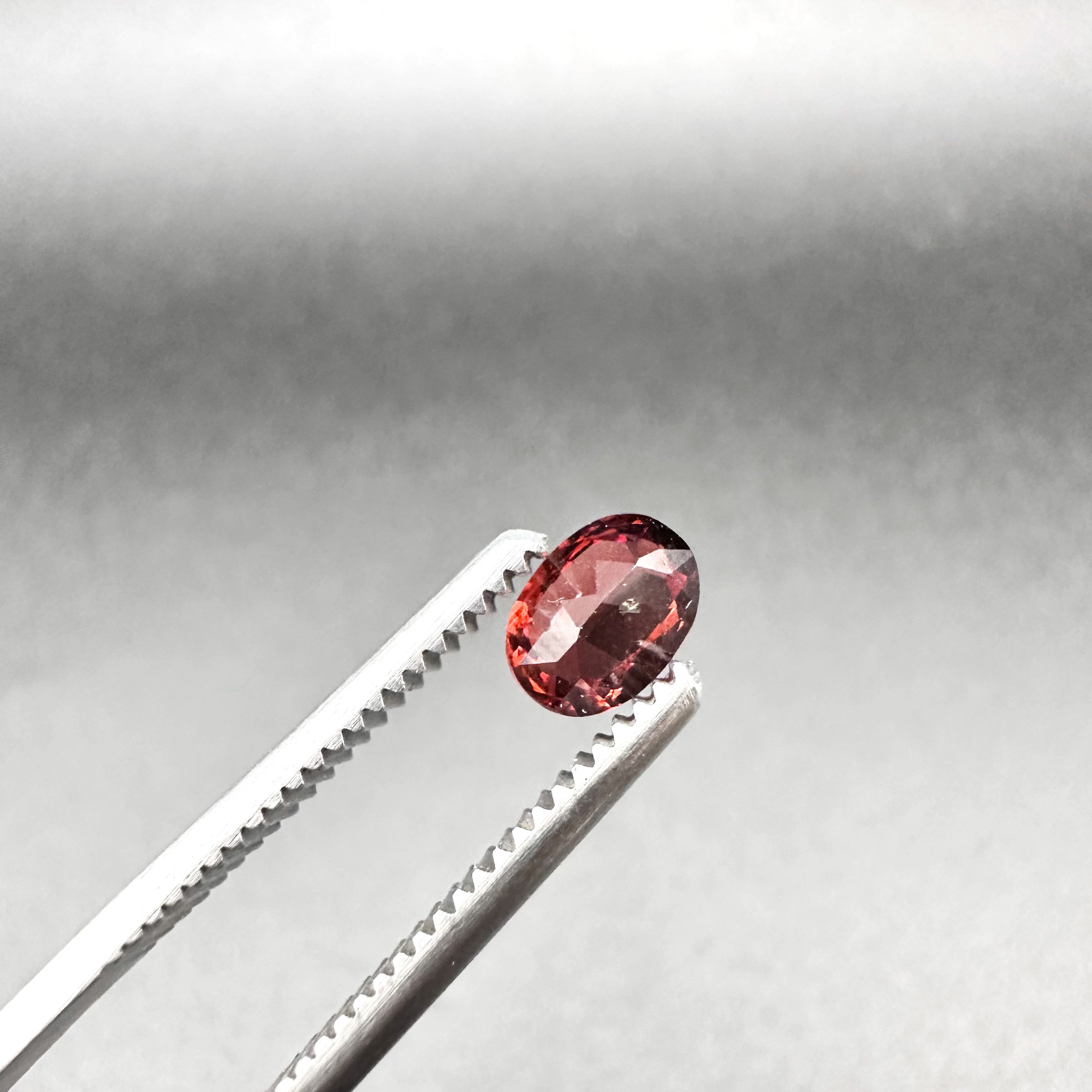 Natural Red Garnet - 1.05ct - Oval Faceted Cut