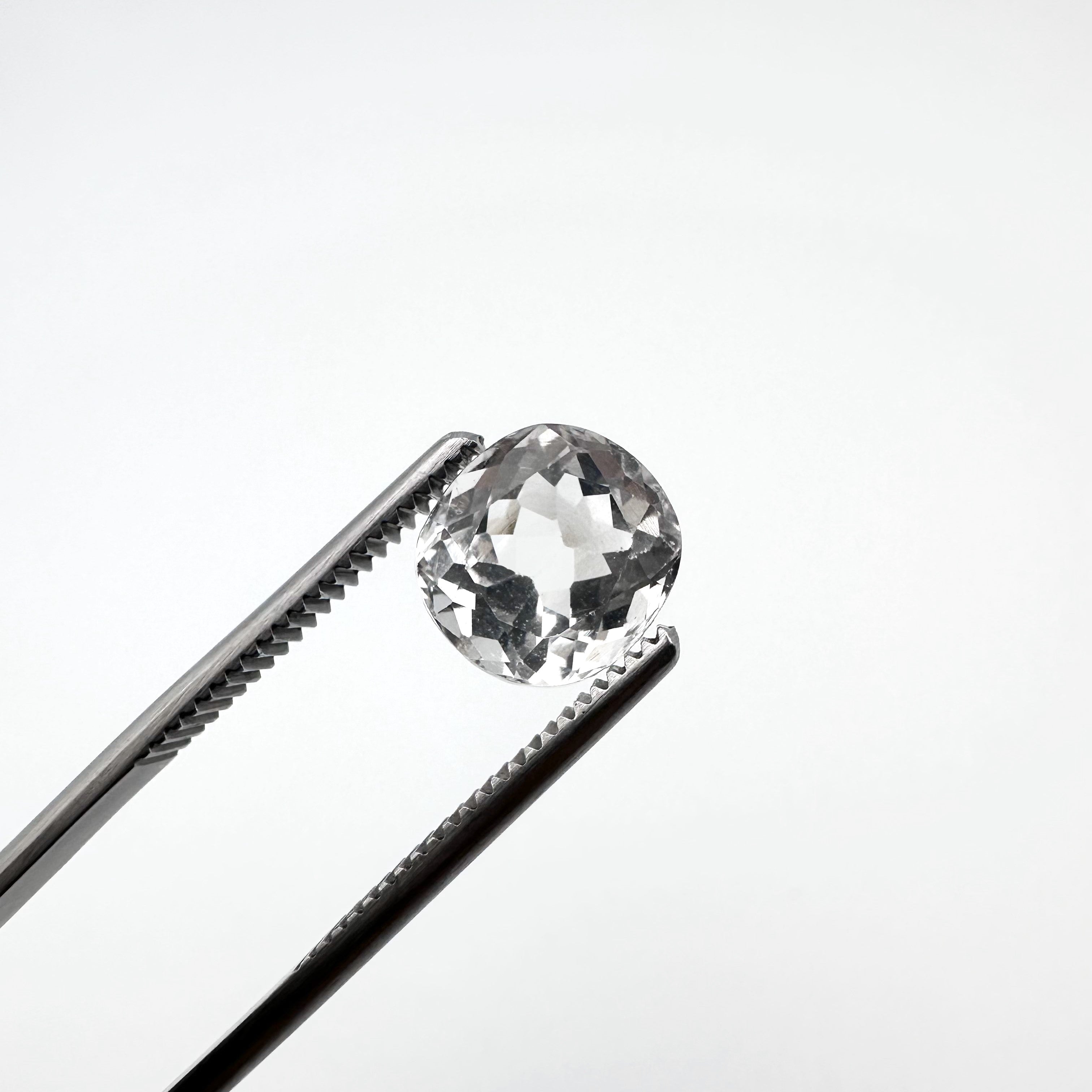 Natural White Topaz - 5.85ct - Faceted Cut