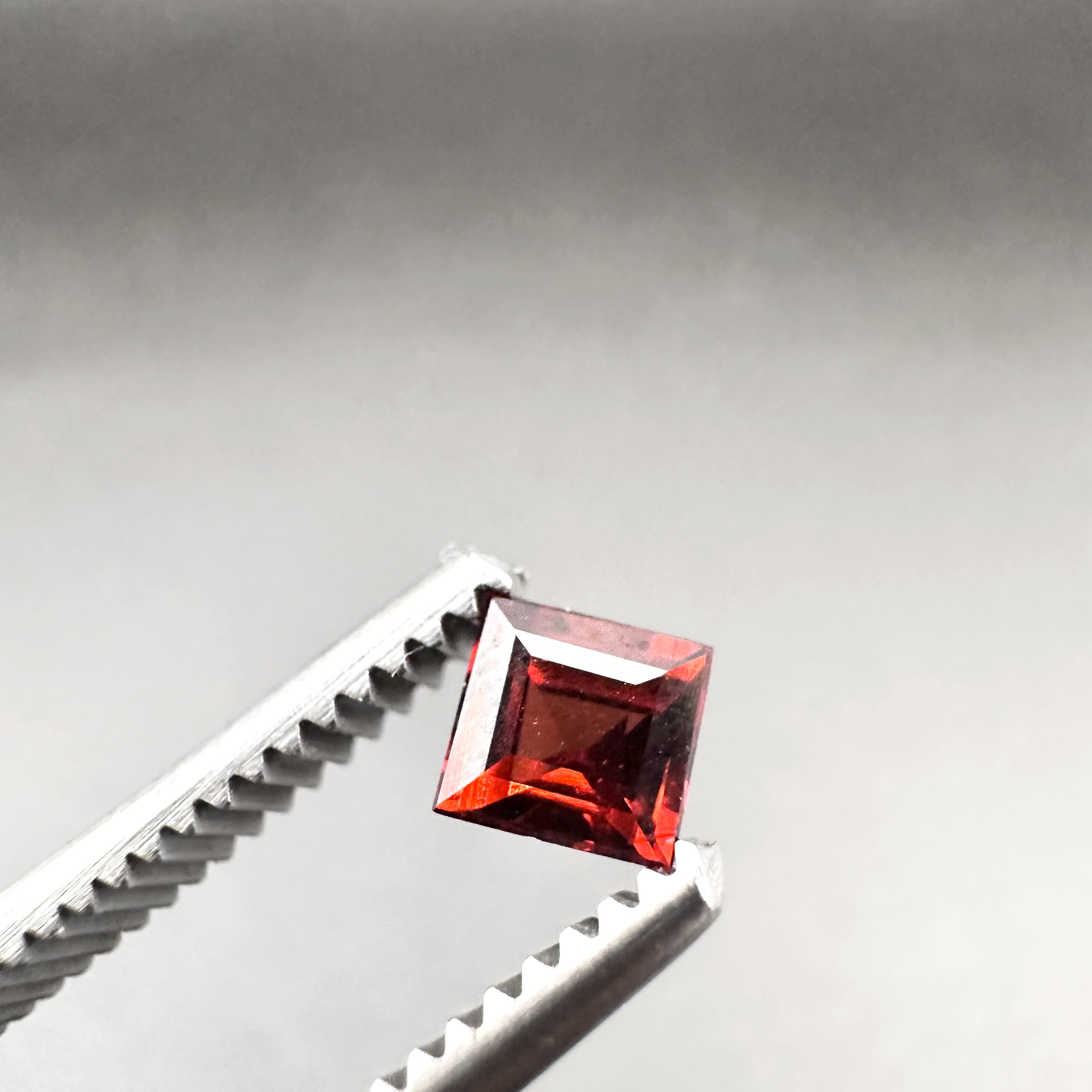 Natural Red Garnet - 0.65ct - Oval Faceted Cut
