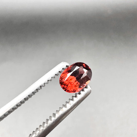 Natural Red Garnet - 1.05ct - Oval Faceted Cut