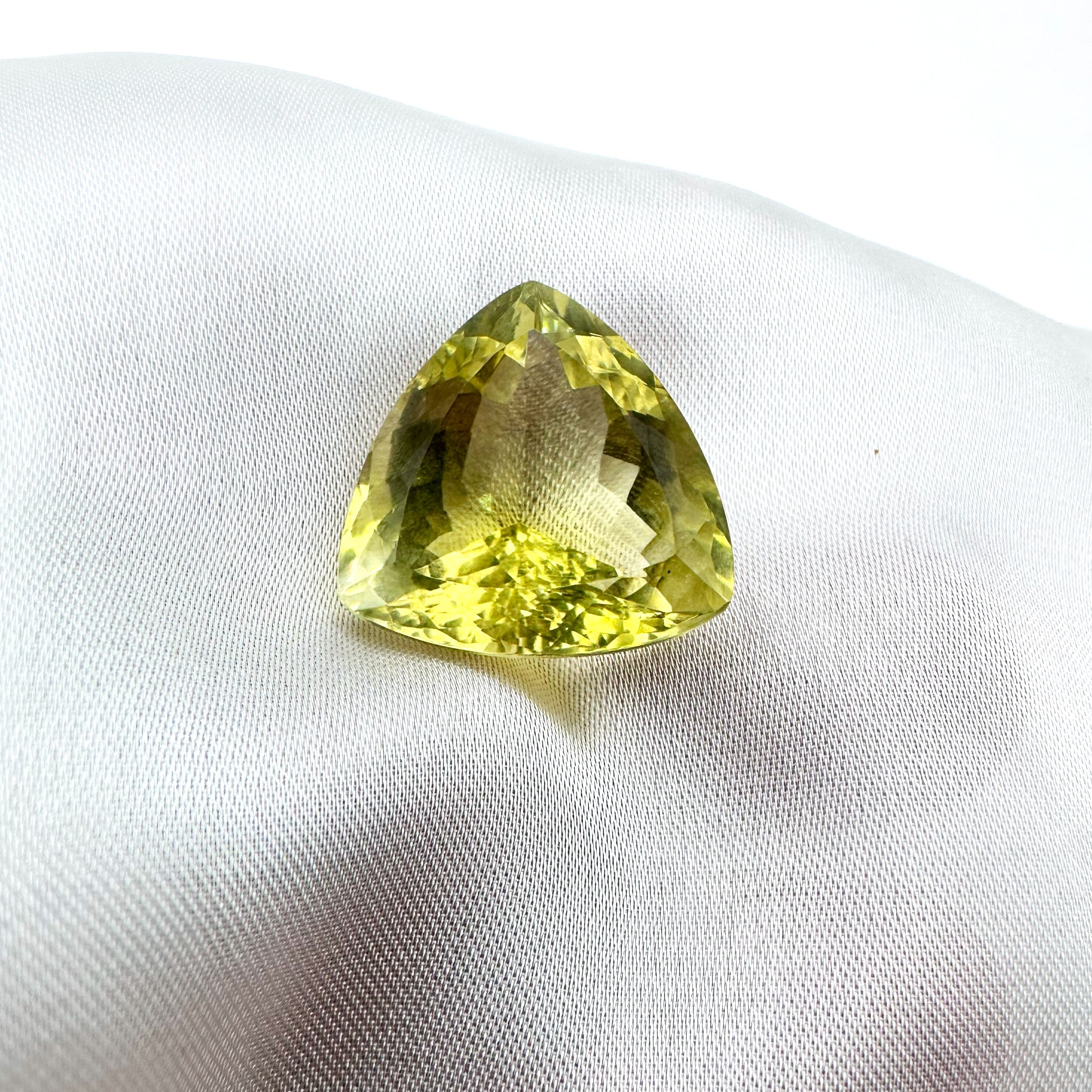 Natural Lemon Quartz – Certified - 21.80 Carat - Trillion Cut