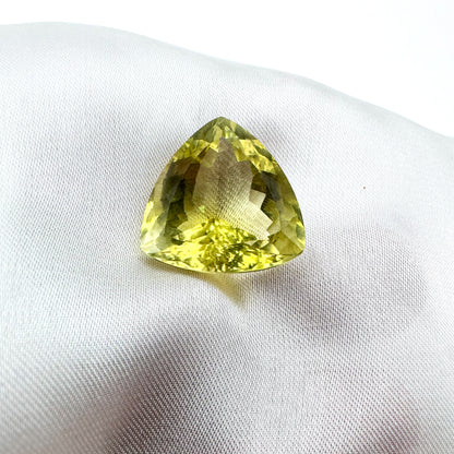 Natural Lemon Quartz – Certified - 21.80 Carat - Trillion Cut