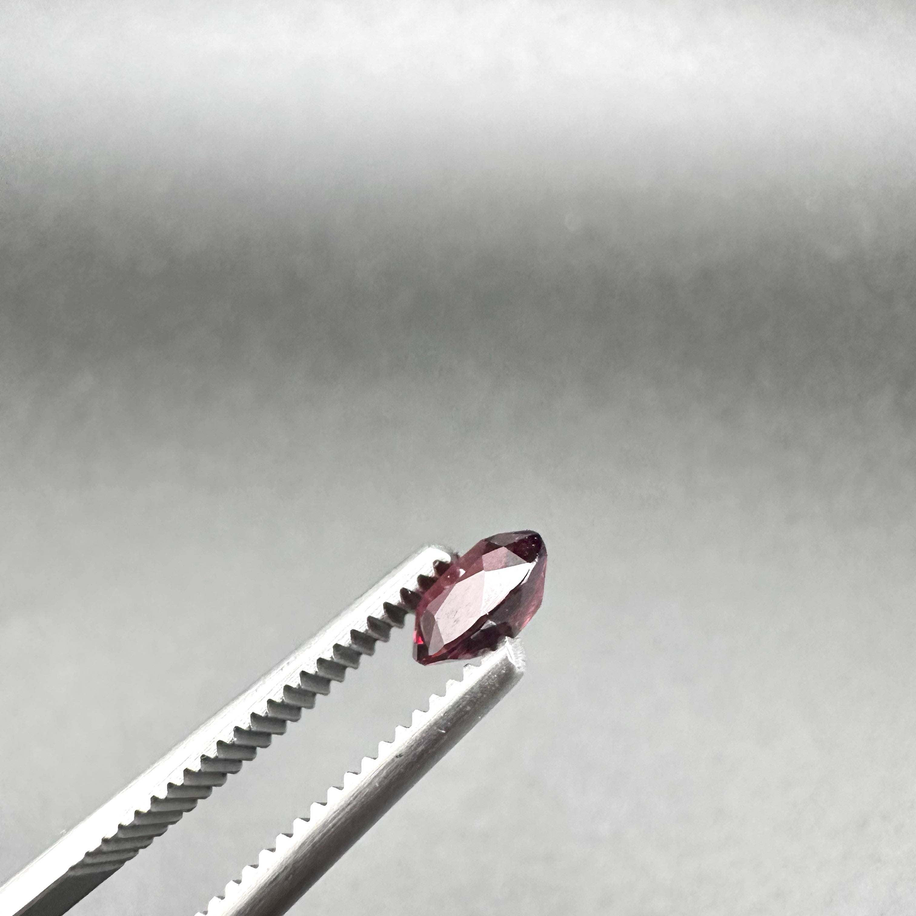 Natural Red Garnet - 1.05ct - Oval Faceted Cut