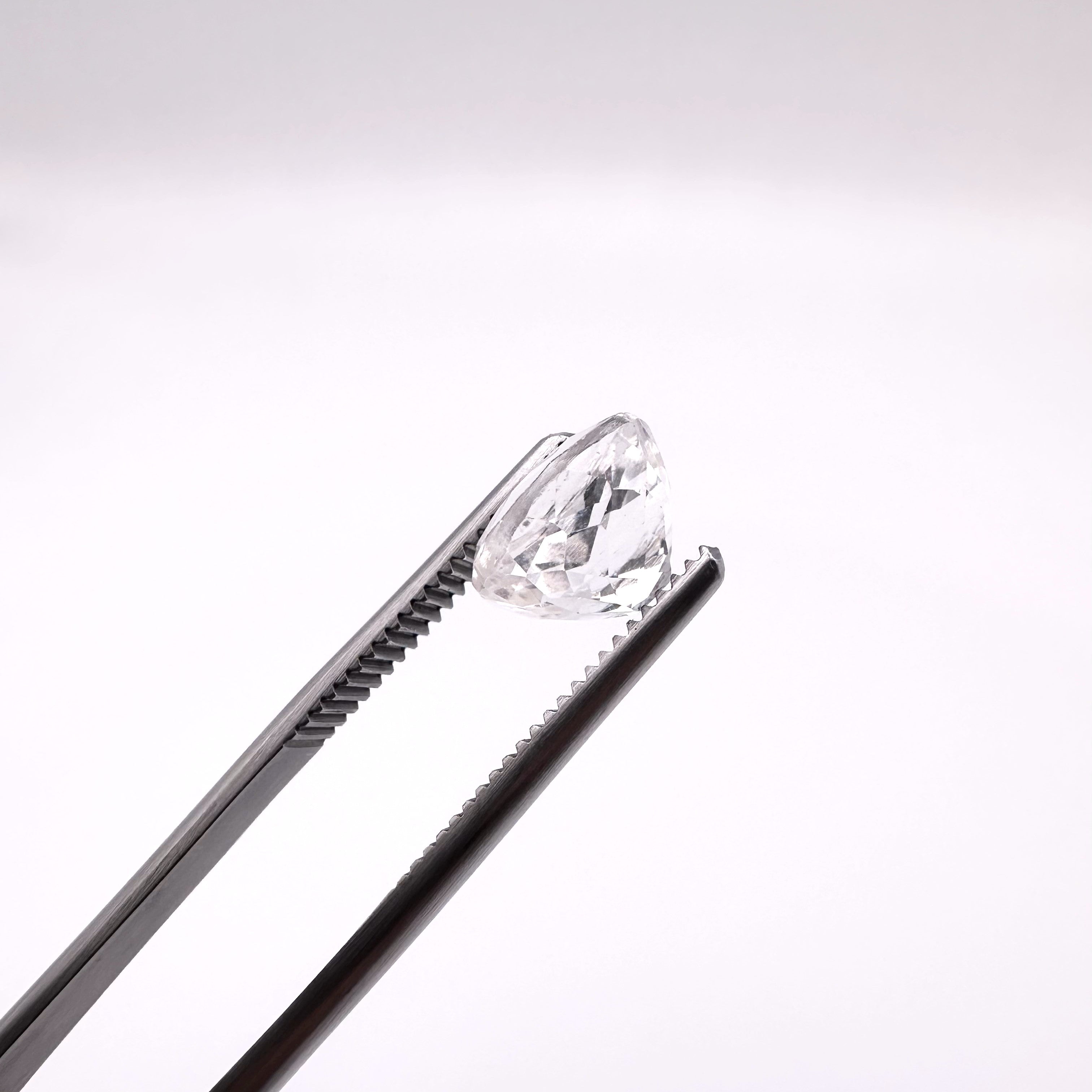 Natural White Topaz - 5.85ct - Faceted Cut